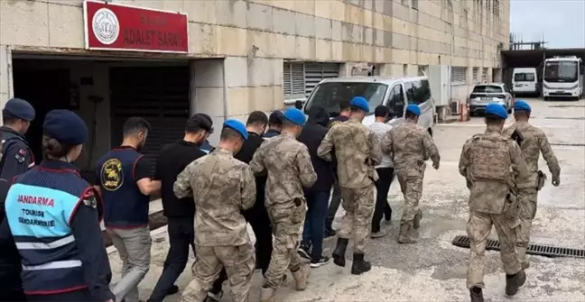 Elazığ'da nitelikli dolandırıcılık ve hırsızlık operasyonu: 5 şüpheli tutuklandı