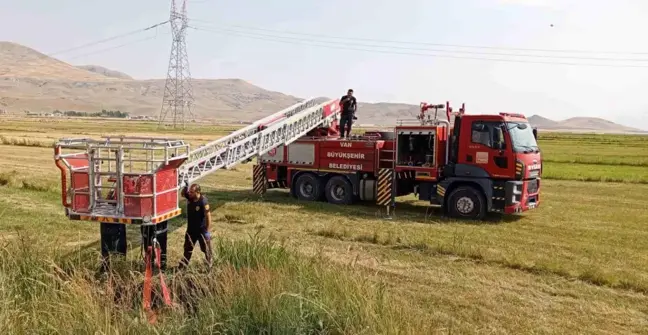 Van'da kuyuya düşen inek itfaiye ekipleri tarafından kurtarıldı