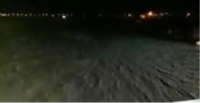 AFAD ekipleri botlarla Aras Nehri'nde kaybolan şahsı arıyor