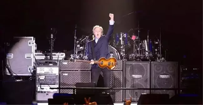 Paul McCartney Avustralya'da konser verdi