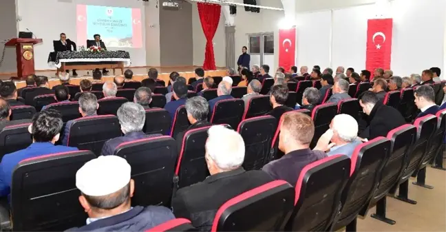 Vali Güzeloğlu, Dicle'de Kanaat Önderleri ile Buluştu