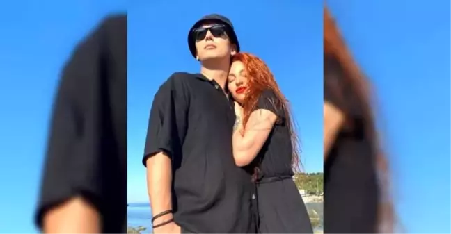 Boğaç Aksoy'dan nişanlısıyla poz