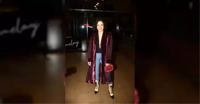 Cansu Tosun eşi Erkan Kolçak Köstendil'i övdü