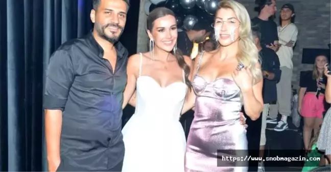 Yakın Arkadaşının Doğum Gününde Sahne Aldı
