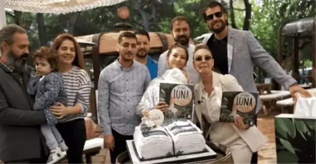 Ünlü Oyuncu Özge Özder Öyle Bir Şey Yaptı Ki...
