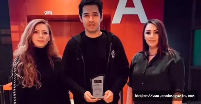 Mert Fırat'a Anlamlı Plaket