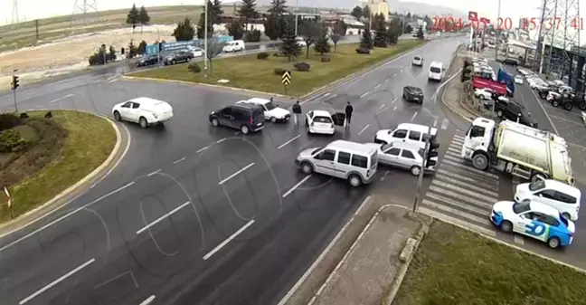 Afyonkarahisar'da Trafik Kazası Görüntüleri Yayınlandı