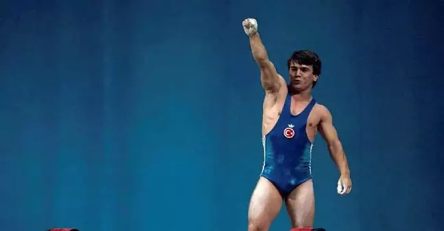 Naim Süleymanoğlu rekorları nelerdir? Cep Herkülü Naim Süleymanoğlu'nun kırdığı tüm rekorlar neler, kaç altın madalyası var, hangi olimpiyata katıldı?