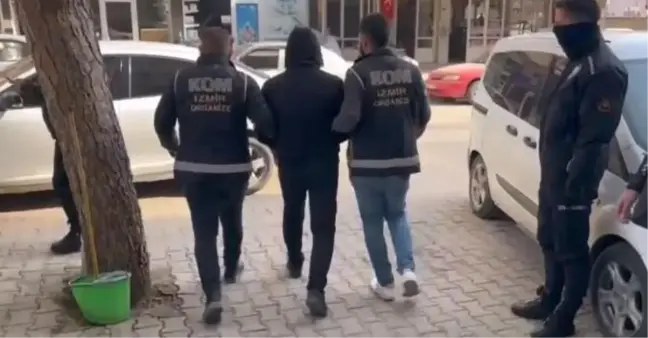 İzmir'de Yasa Dışı Silah Ticareti Operasyonu: 5 Gözaltı