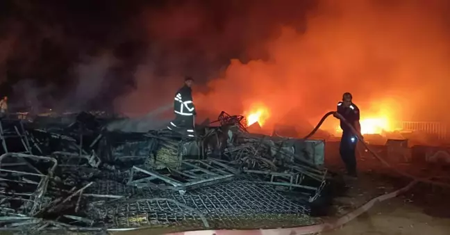 Kızıltepe'de Madde Bağımlıları Geri Dönüşüm Tesisini Ateşe Verdi