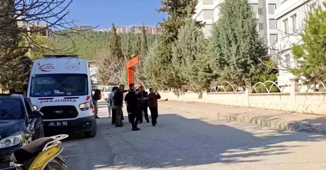 Adıyaman'da Elektrikli Bisiklet ile Otomobil Çarpıştı: 1 Yaralı