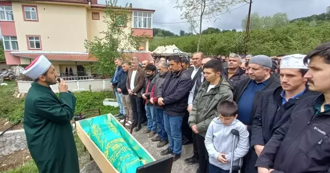 Ordu'da Telefon Direği Kazasında Hayatını Kaybeden Çocuğun Cenazesi Toprağa Verildi