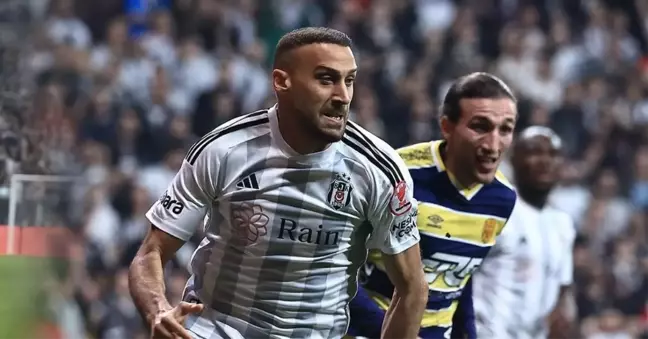 Cenk Tosun Fenerbahçe'de! Cenk Tosun Fenerbahçe ile anlaşma sağladı mı? Cenk Instagram'da Beşiktaş emojisini kaldırdı!