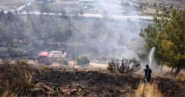 Hatay'da Ağaçlık Alanda Yangın Kontrol Altına Alındı