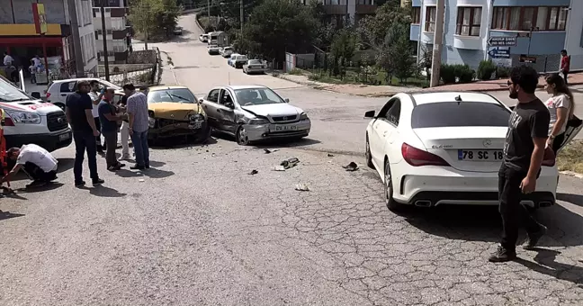 Safranbolu'da Trafik Kazası: 2 Yaralı
