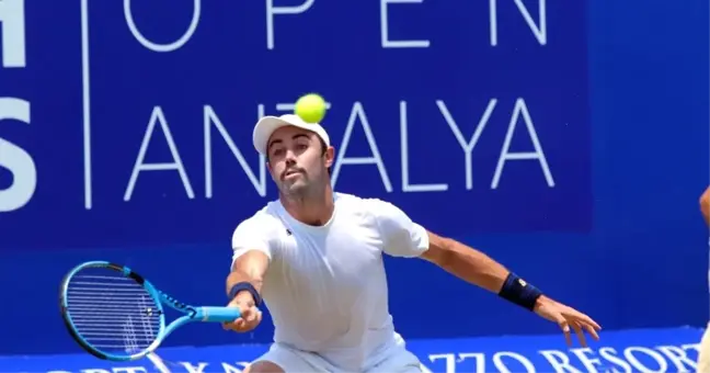 Antalya'da ilk finalist Miomir Kecmanovic