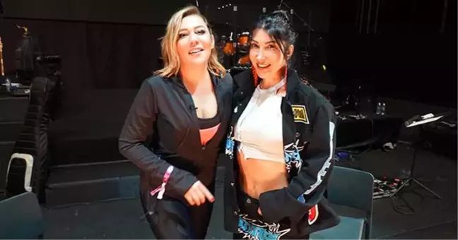 Hande Yener, Sibel Arna'nın programına konuk oldu