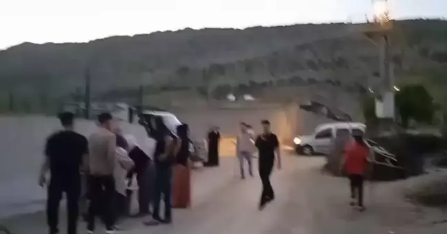 Diyarbakır'da İki Aile Arasında Taşlı Sopalı Kavga: 5 Yaralı