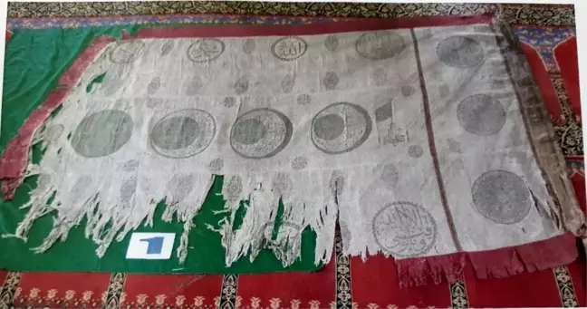 Hz. Süleyman Camii'ndeki kutsal sancak, terör olaylarından dolayı Gaziantep'e gönderilmiş