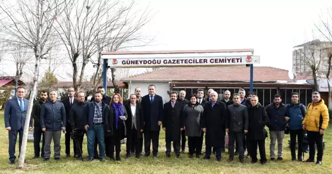Vali Güzeloğlu gazetecilerle bir araya geldi