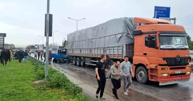 Bursa-Ankara Karayolunda Zincirleme Kaza: 2 Yaralı