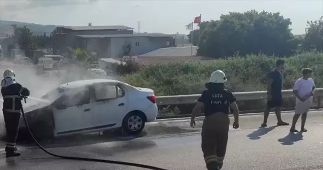 Hatay'ın Arsuz ilçesinde otomobil yangını söndürüldü