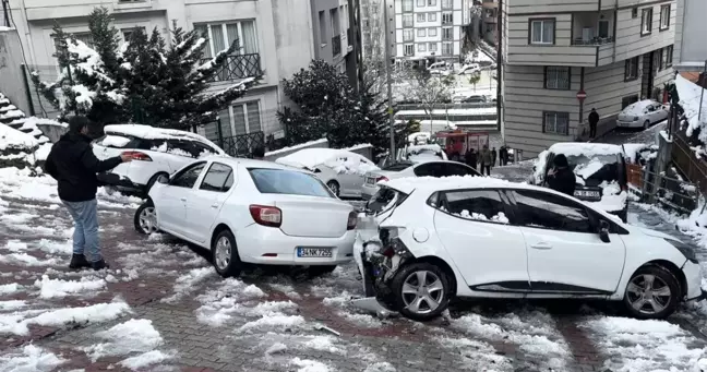 Kağıthane'de Kar Yağışı Kazaya Neden Oldu