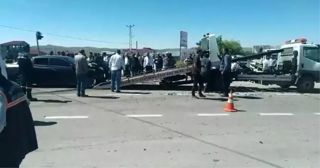 Erzurum'da trafik kazası: 3 kişi yaralandı
