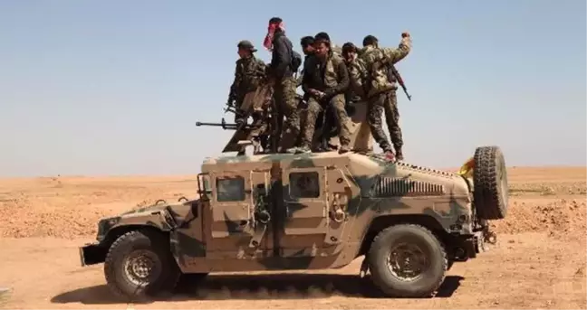 YPG'li Teröristler, ABD'ye Ait Hummer Tipi Zırhlı Aracı Kullanırken Görüntülendi