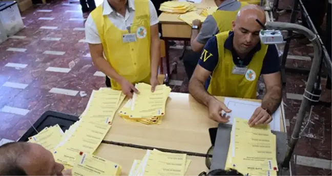 Arnavutluk'ta Cumhurbaşkanlığı Seçimi Adaysız Yapıldı