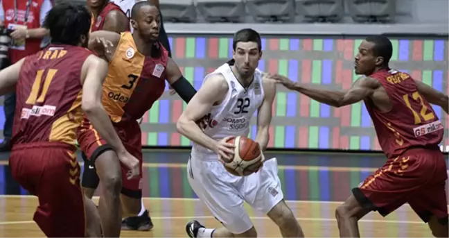 Beşiktaş Sahasında Galatasaray'ı 80-78 Mağlup Etti