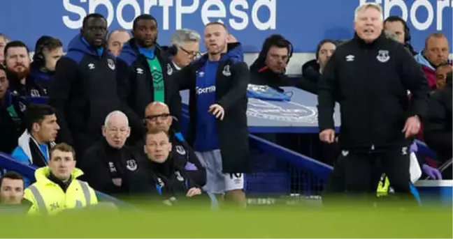 Evertonlu Wayne Rooney Hocasına Küfür Etti