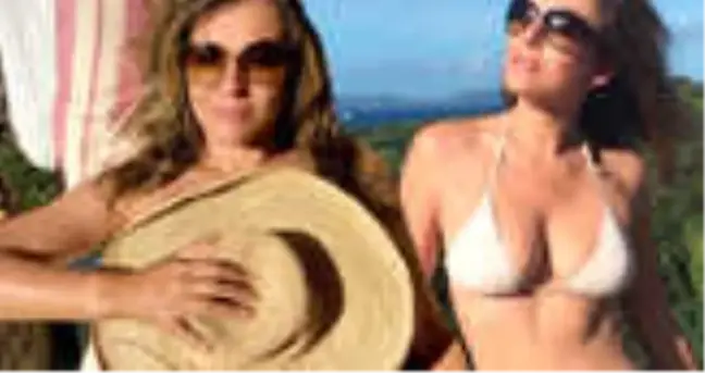 Ünlü Model Elizabeth Hurley, Üstsüz Fotoğrafıyla Sosyal Medyayı Salladı