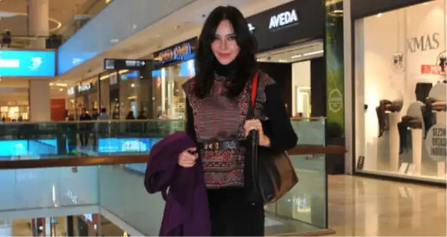 Hande Ataizi'nin Yılbaşı Alışverişi