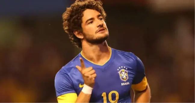 Beşiktaş'ın Kadrosuna Katmaya Hazırlandığı Alexandre Pato Kimdir?