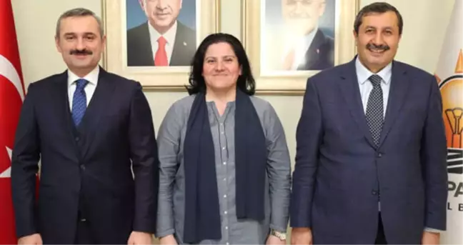 AK Parti İstanbul Adalar Belediye Başkan Adayı Özlem Öztekin Vural Kimdir?