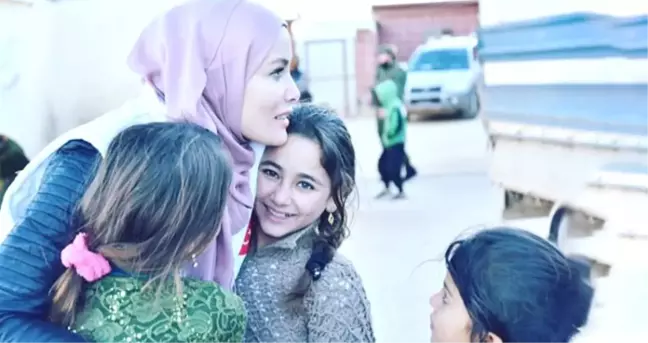 Tesettüre Giren Gamze Özçelik, Su Kuyusu Açtırmak İçin Afrika'ya Gitti