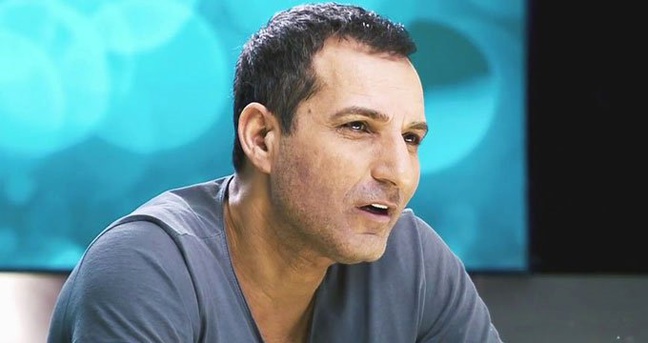 Rafet El Roman, Öpüşürken Yakalandığı İsimle Konsere Çıktı