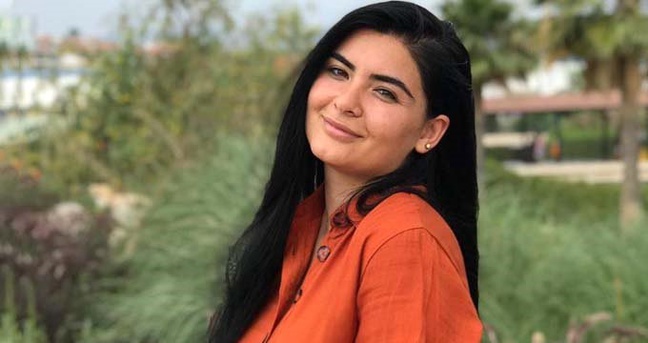Başörtüsünü çıkaran Hanife Gürdal'dan