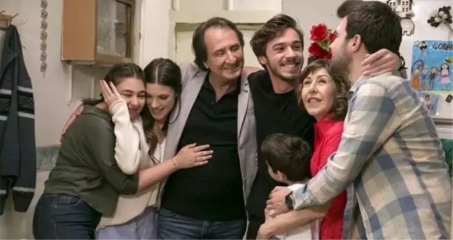Genç oyuncu Furkan Göksel, 13 senedir rol aldığı Arka Sokaklar'dan ayrıldı