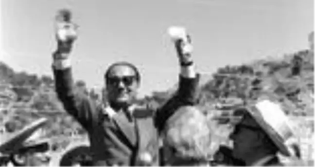 Adnan Menderes kimdir? Adnan Menderes neden idam edildi? Adnan Menderes mesleği nedir? Adnan Menderes hayatı ve biyografisi!