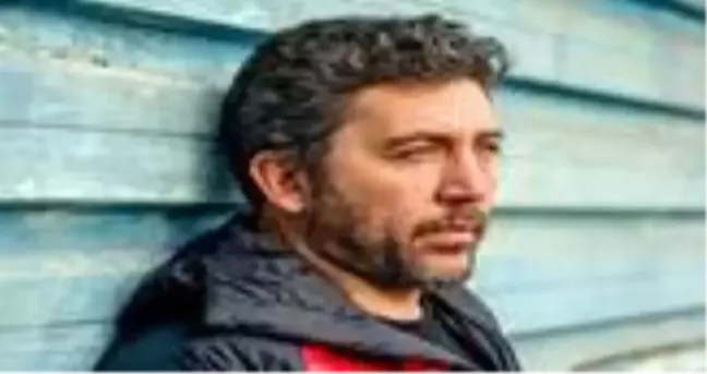 Emre Kınay kimdir, Emre Kınay nereli ve kaç yaşında? Emre Kınay hangi dizilerde oynadı? Emre Kınay'ın filmografisi..