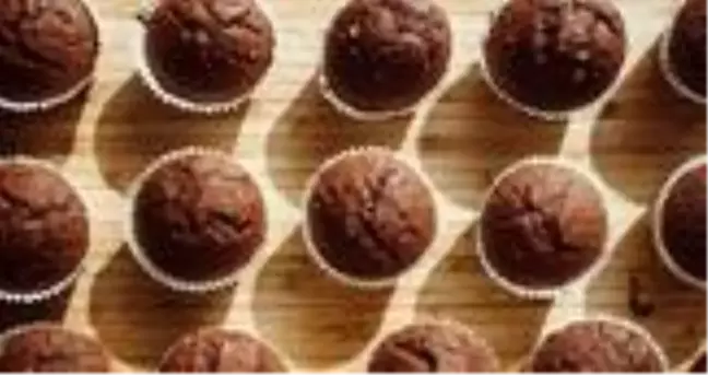 Kakaolu çikolatalı muffin tarifi! Kakaolu çikolatalı muffin nasıl yapılır?