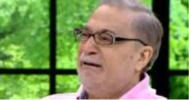 Ünlü şovmen Mehmet Ali Erbil, başladığı kök hücre tedavisi nedeniyle saçlarını kazıttı