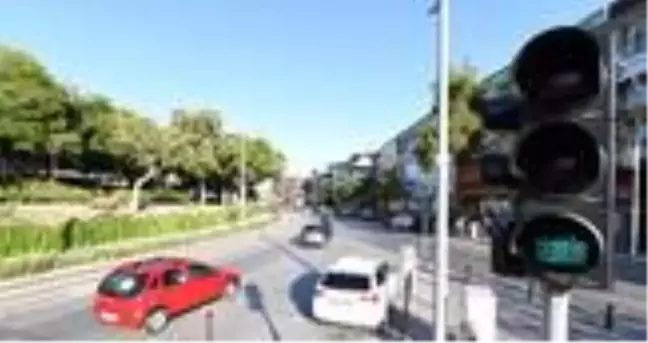 Konya, trafik ışıklarıyla koronavirüse karşı uyarıyor