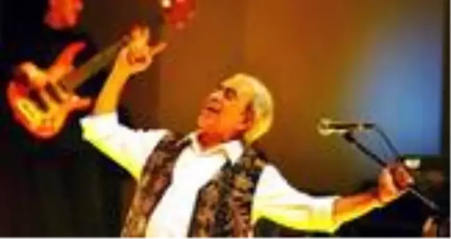 Edip Akbayram kimdir? Edip Akbayram kaç yaşında, nereli? Edip Akbayram şarkıları!