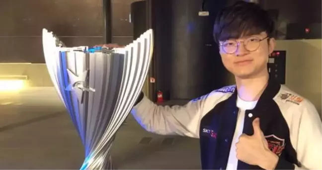 Dünyanın en iyi LoL oyuncusu olarak gösterilen: Lee