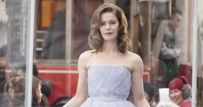 Camdaki Kız Nalan kimdir? Camdaki Kız Burcu Biricik kimdir? Burcu Biricik kaç yaşında, nereli, filmleri? Camdaki Kız konusu nedir?