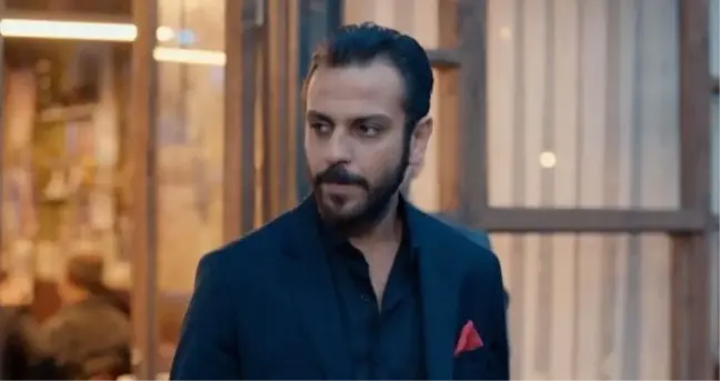 Erkan Kolçak Köstendil Camdaki Kız' a mı katılacak? Camdaki Kız Hayri'yi kim canlandıracak?