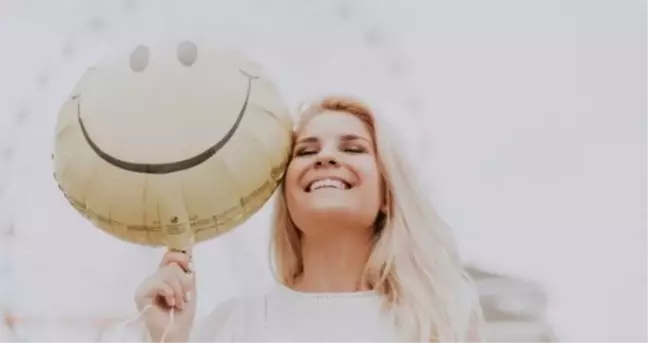 Rüyada gülmek ne anlama gelir? Rüyada kahkaha atmak ne demektir? Rüyada tebessüm ile gülmek, kahkaha ile uyanmak ne anlama gelir?